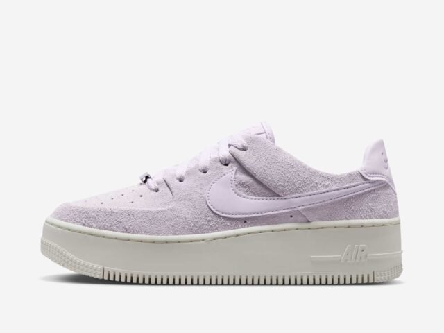 Tênis Nike Air Force 1 Sage Low Feminino: Estilo e Conforto para o Dia a Dia