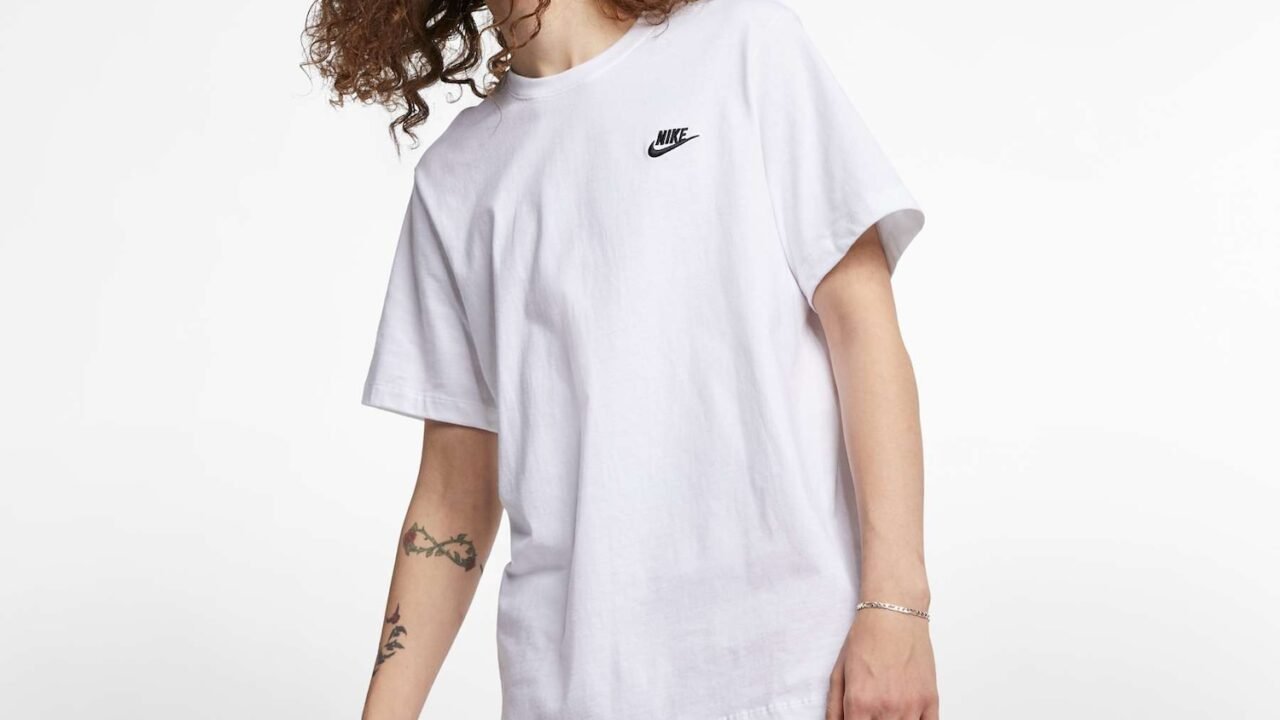 Camiseta Nike Sportswear Club Masculina – Conforto e Estilo no Dia a Dia