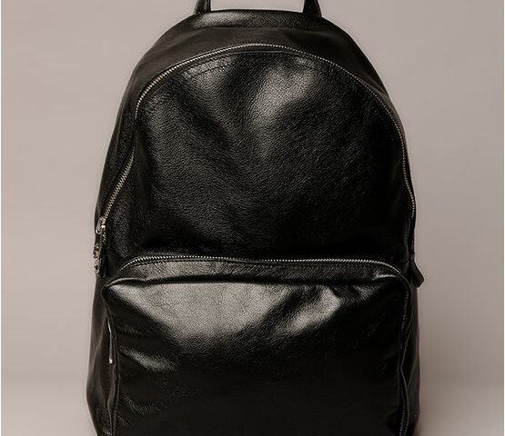 Mochila Floater Queima Logo Calvin Klein Jeans – Preto: Estilo e Praticidade para Você
