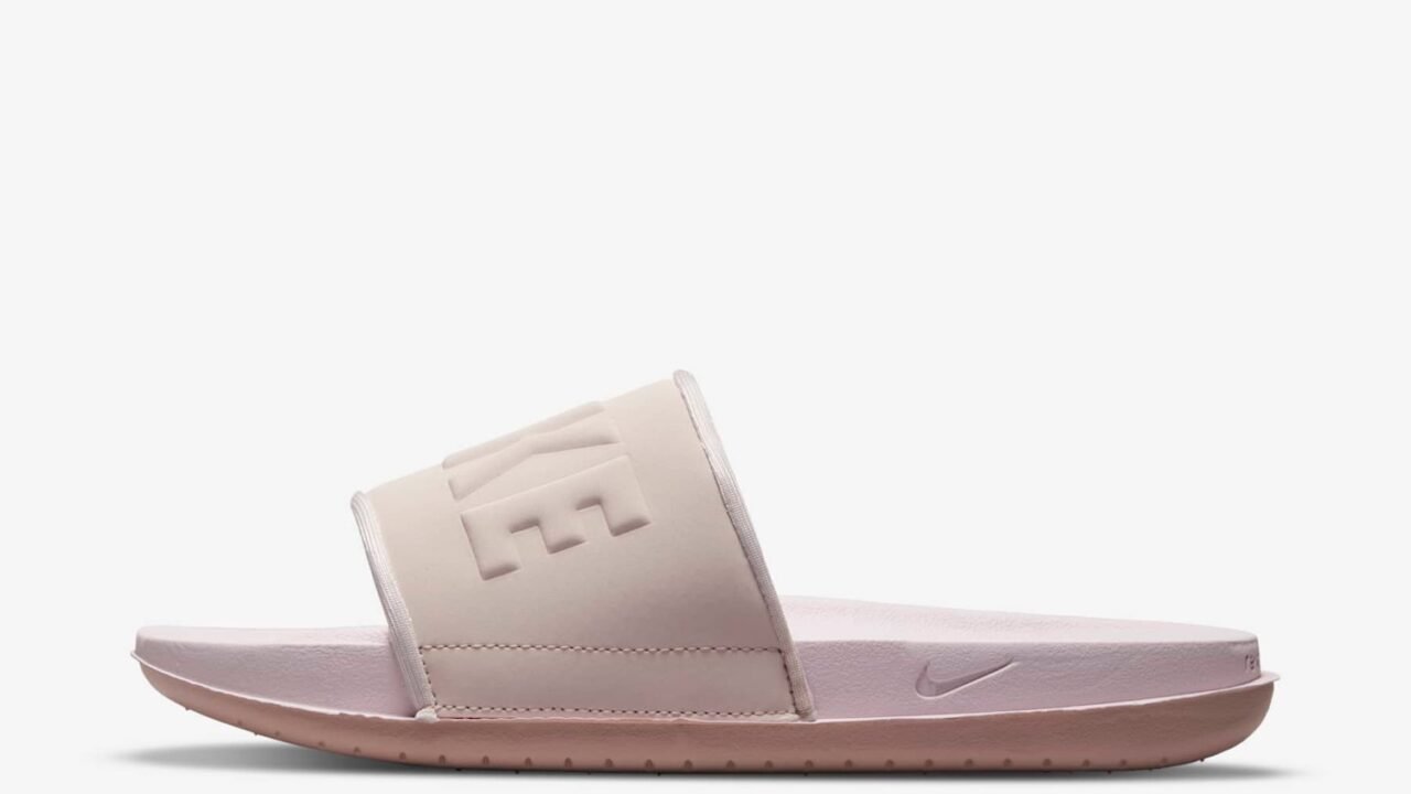 Chinelo Nike Offcourt Feminino: Conforto e Versatilidade para o Seu Dia a Dia