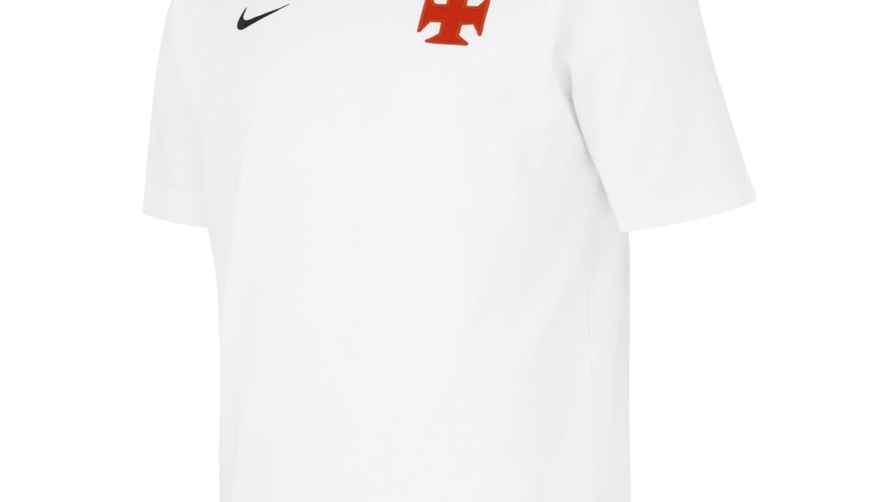 Camiseta Vasco Nike Travel Masculina: Conforto e Estilo para Torcer com Coragem