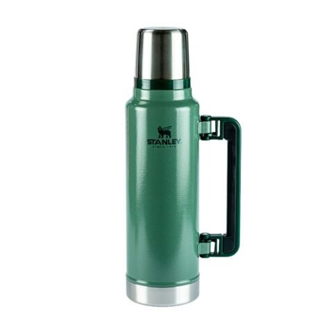 Garrafa Térmica Classic Hammertone Green 1.4L Stanley: Durabilidade e Desempenho para Suas Aventuras