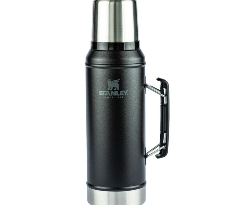 Garrafa Térmica Classic Matte Black 0,95L Stanley: Durabilidade e Praticidade