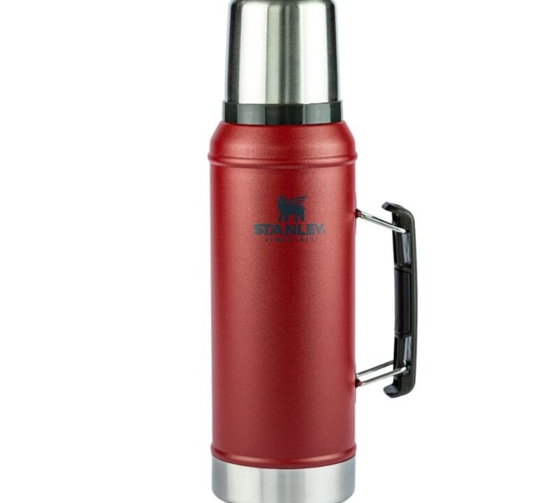 Garrafa Térmica Classic Matte Red Stanley 0,95L – Praticidade e Durabilidade
