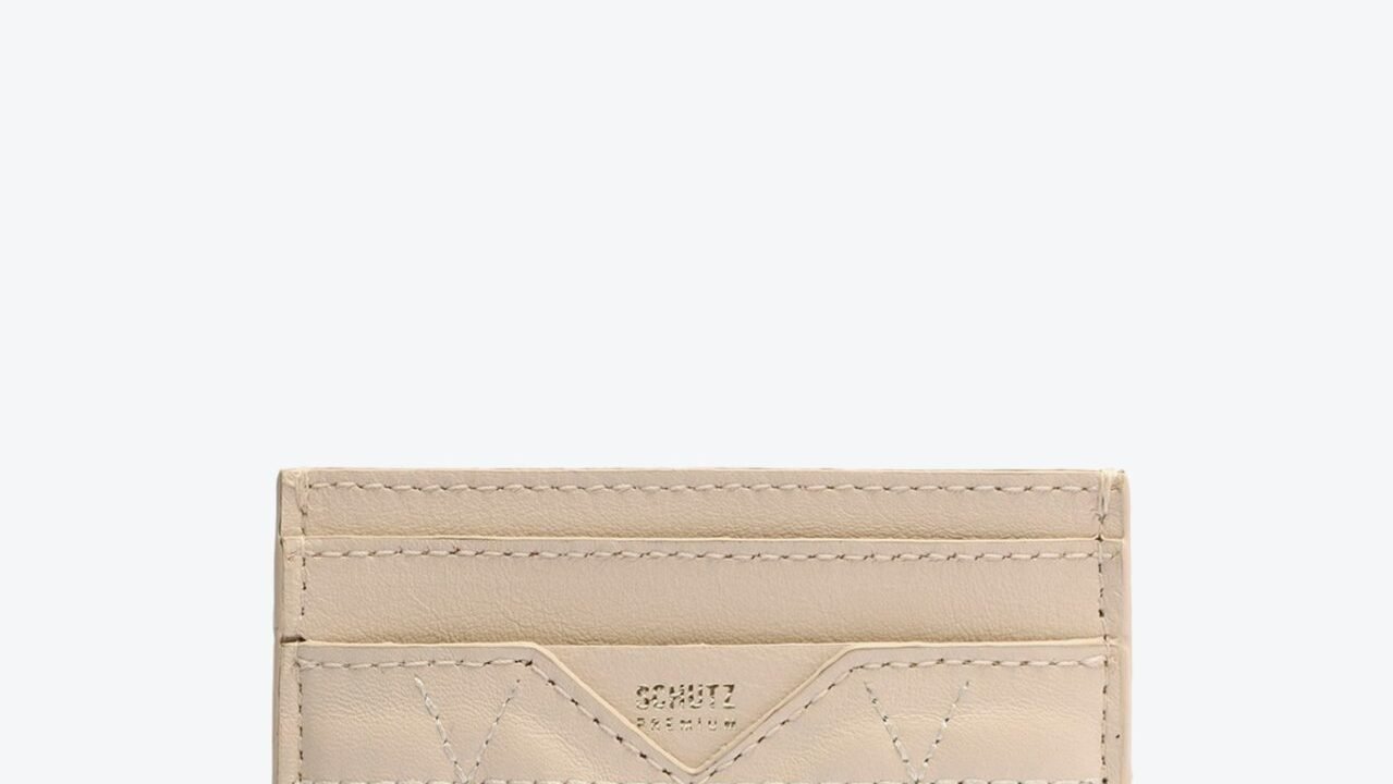 Porta Cartões 944 Matelassê Couro Creme | Schutz: Sofisticação e Praticidade