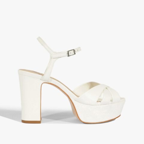 Sandália Keefa Meia Pata Couro Branca | Schutz: Elegância e Conforto para Seus Pés