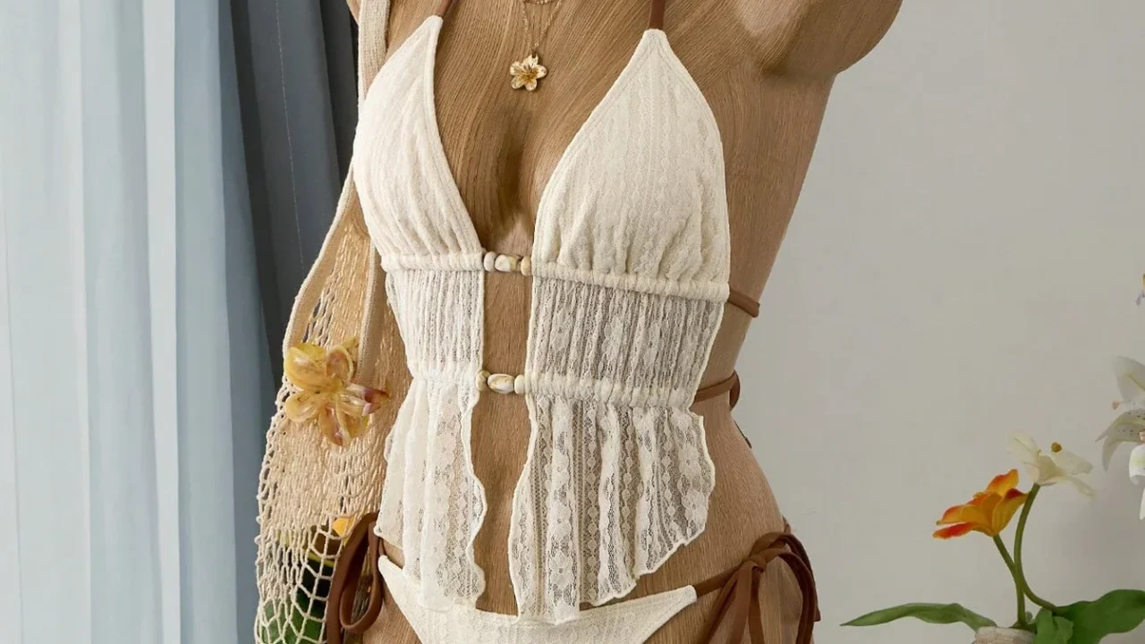 Tankini Cream Lace com Detalhes em Pedraria e Amarração Lateral – Oferta Imperdível