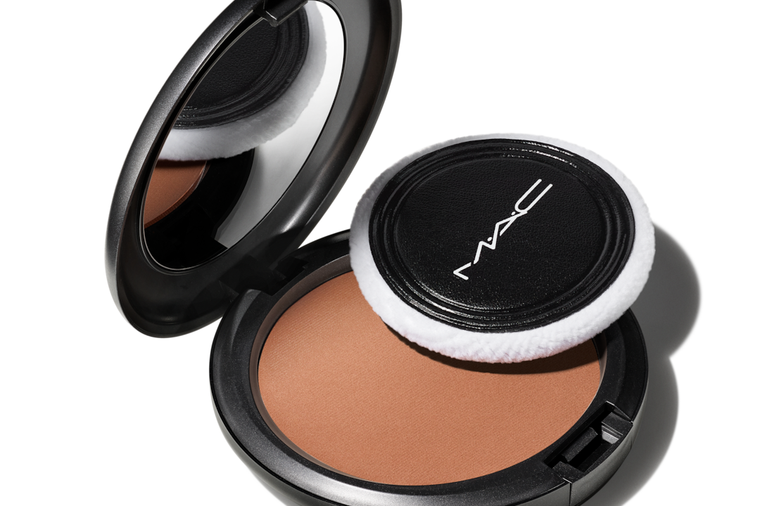 Pó Compacto Blot Powder da MAC – Controle de Oleosidade e Acabamento Natural