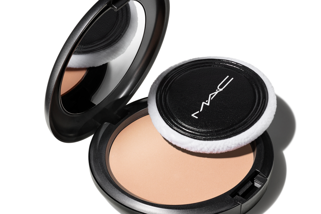 Pó Compacto Blot Powder da MAC: Controle a Oleosidade com Acabamento Natural