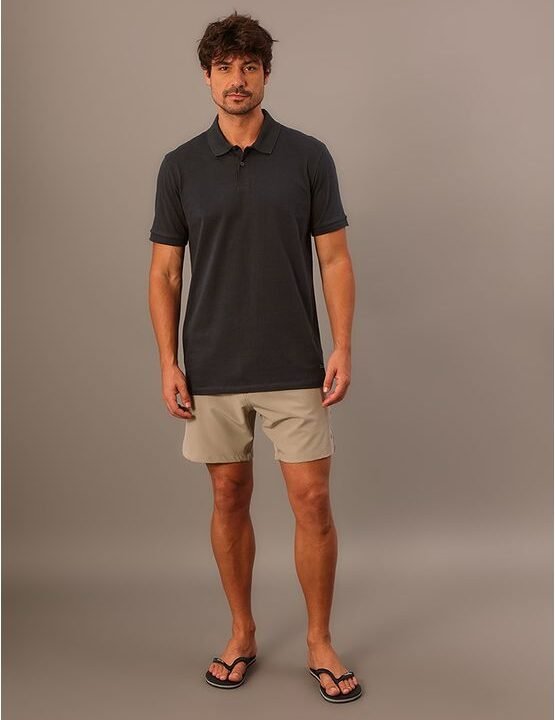 Polo Masculina Gola Retilínea Calvin Klein Azul Marinho – Conforto e Estilo