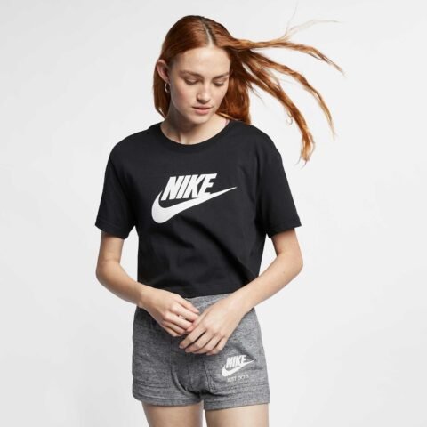Camiseta Nike Sportswear Essential Feminina – Conforto e Estilo Cropped