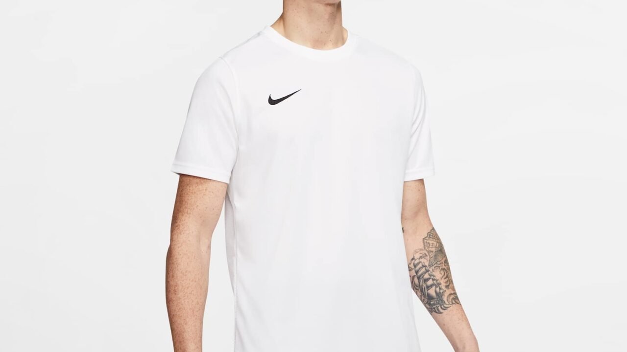 Camisa Nike Dri-Fit Uniformes Masculina: conforto e performance com 40% de desconto