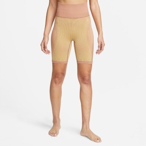 Shorts Nike Yoga Dri-FIT ADV Feminino: Conforto e Desempenho para sua Prática