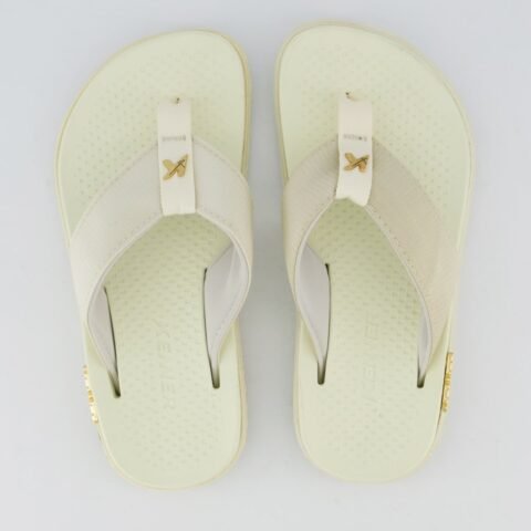 Chinelo Kenner Kivah Anitta K-Pro Off-White: Durabilidade e Estilo Casual