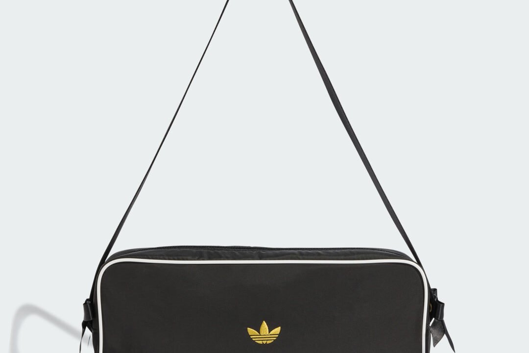Bolsa Disney Elongated Airliner Kids adidas – Praticidade e Diversão para as Crianças