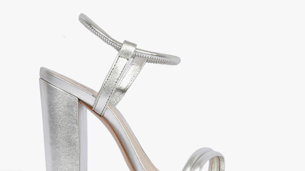 Sandália Gimenez Couro Texturizado Prata | Schutz: Sofisticação e Conforto para Seu Look