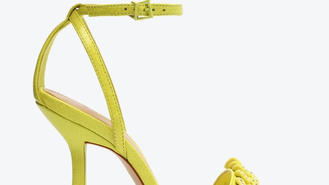 Sandália Salto Alto Couro Amarelo Neon Schutz – Estilo e Conforto