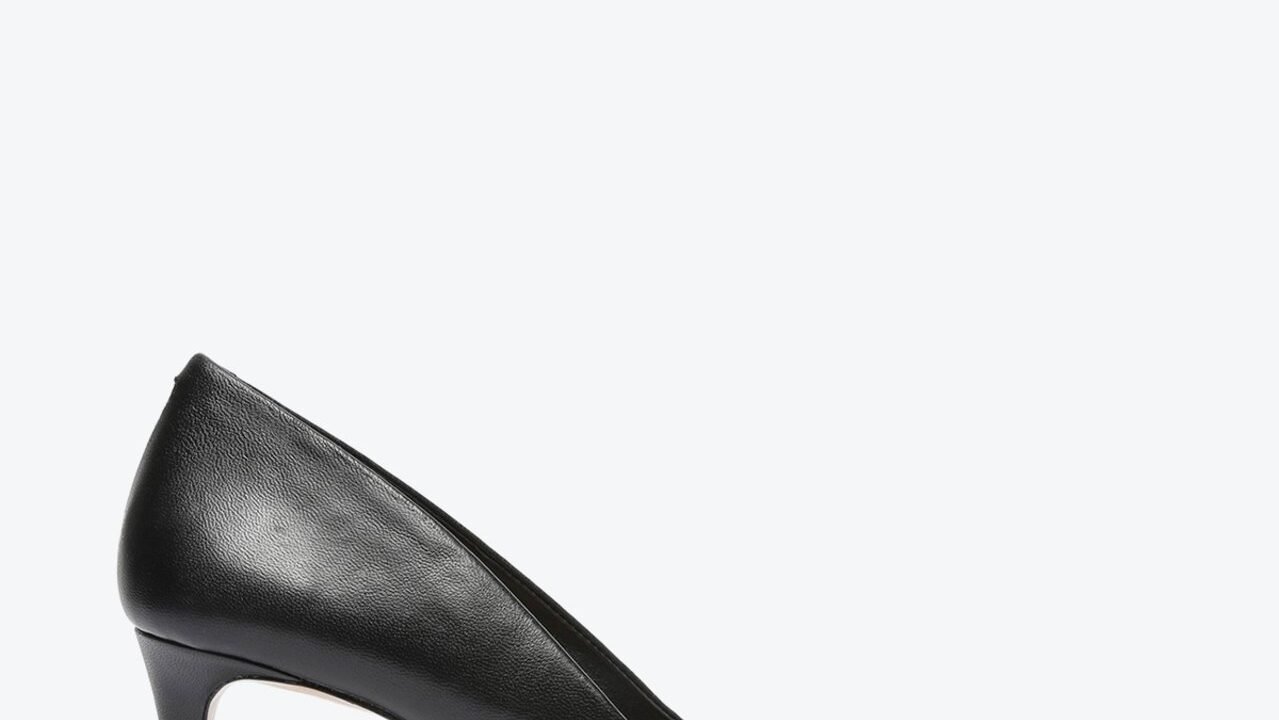 Sapato Scarpin Salto Médio Fino Couro Preto | Schutz – Elegância e Conforto