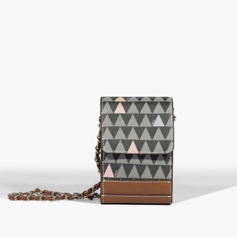 Bolsa Tiracolo Pequena New 4GRLS Triangle Preta | Schutz: Praticidade e Estilo em um só Acessório