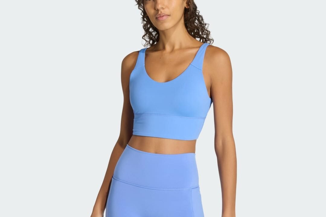 Top Esportivo Suporte Leve Três Listras Studio All Me Mulher adidas