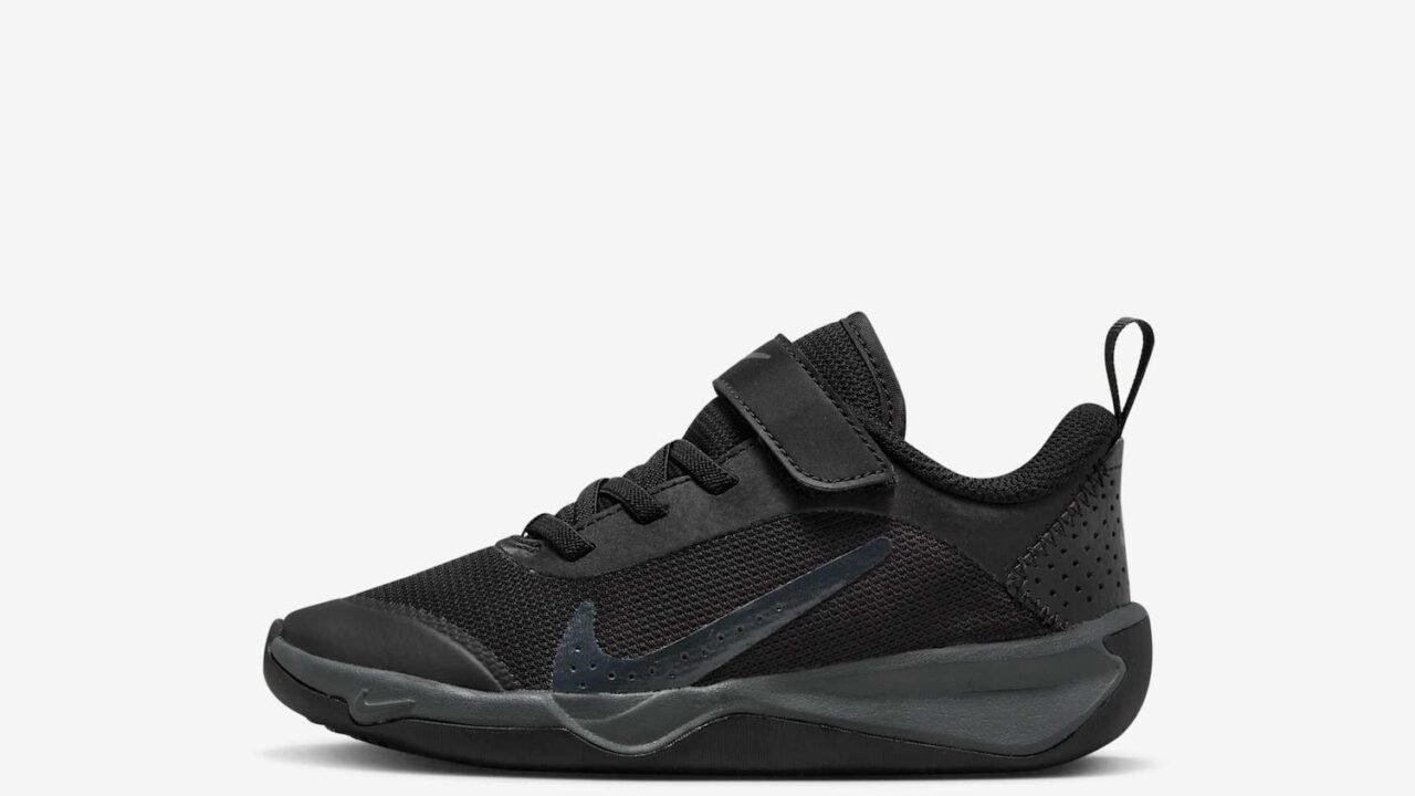 Tênis Nike Omni Multi-Court Infantil: Conforto e Durabilidade para os Pequenos
