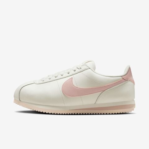 Tênis Nike Cortez Feminino: Conforto e Estilo Retrô para o Seu Dia a Dia