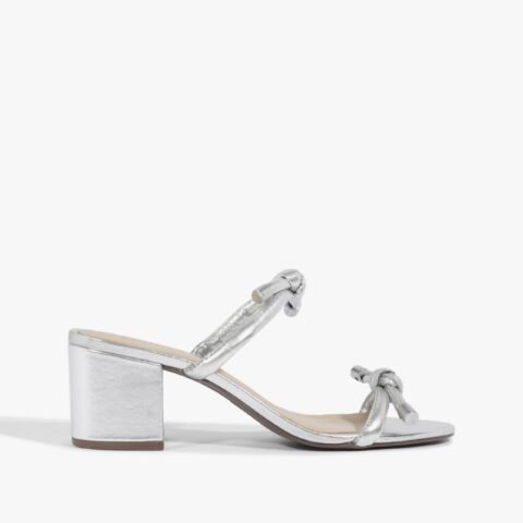 Sandália Mule Tessa Couro Prata Schutz: Estilo e Conforto para Seu Dia a Dia