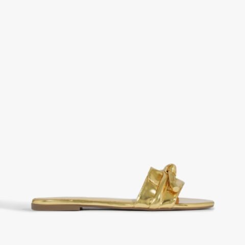 Sandália Rasteira Nó Verniz Couro Dourado Schutz: Elegância e Conforto para o Verão