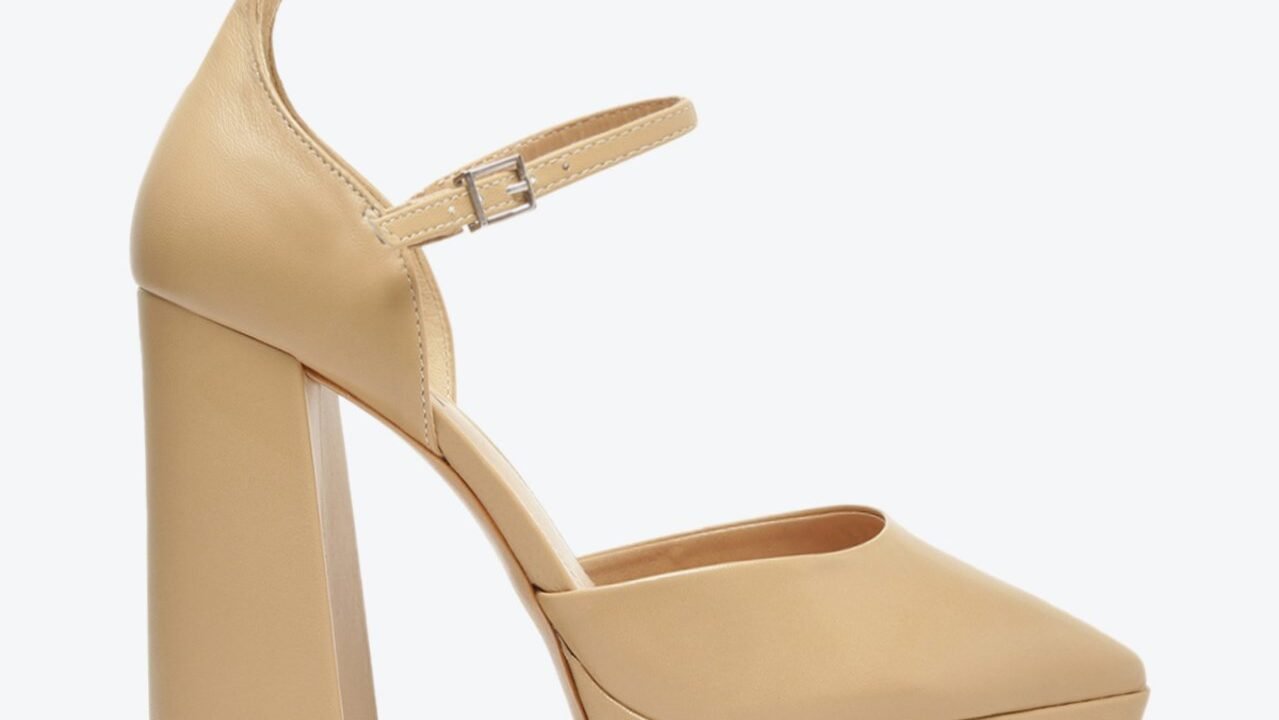 Sandália Meia Pata Elysee Couro Bege | Schutz – Conforto e Estilo para Seu Visual