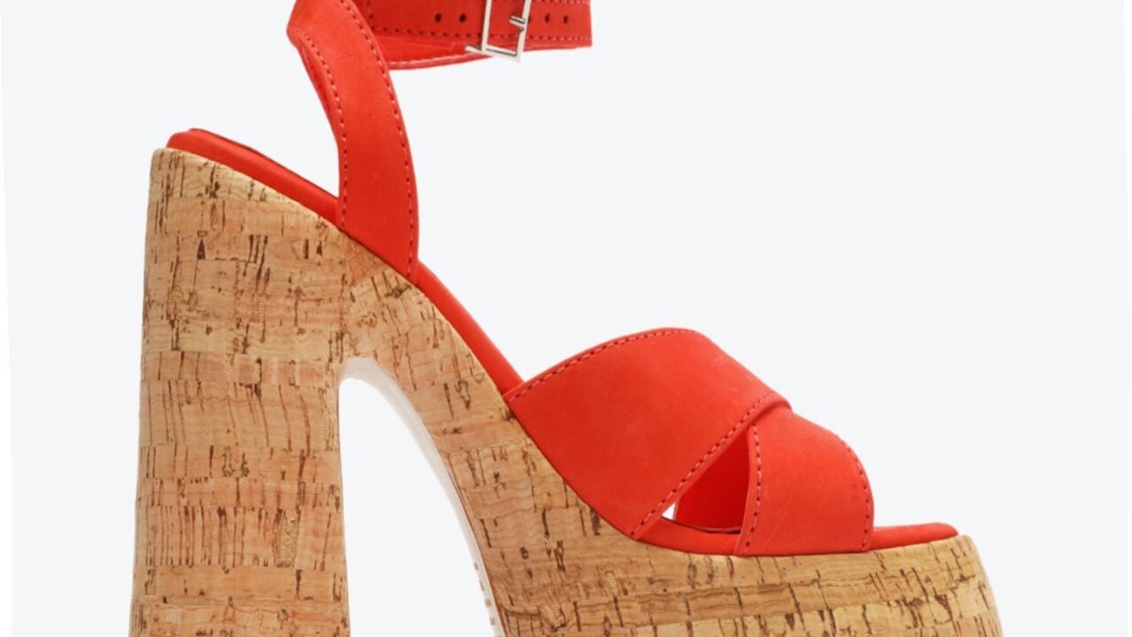 Sandália Meia Pata Pattie Couro Vermelha | Schutz – Elegância e Conforto no Seu Visual