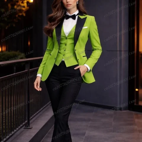 Conjunto Feminino Verde Claro e Preto: Elegância para Eventos e Trabalho