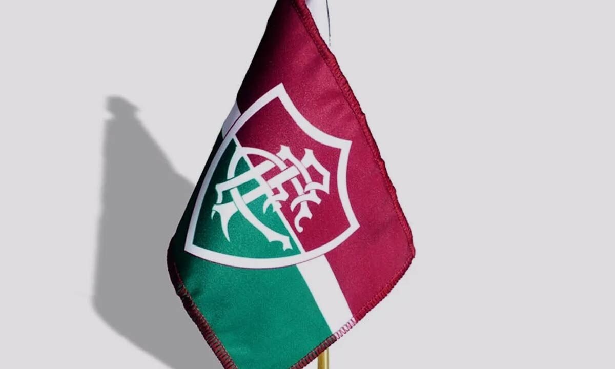 Bandeira de Mesa Fluminense – Decore Seu Espaço com Estilo