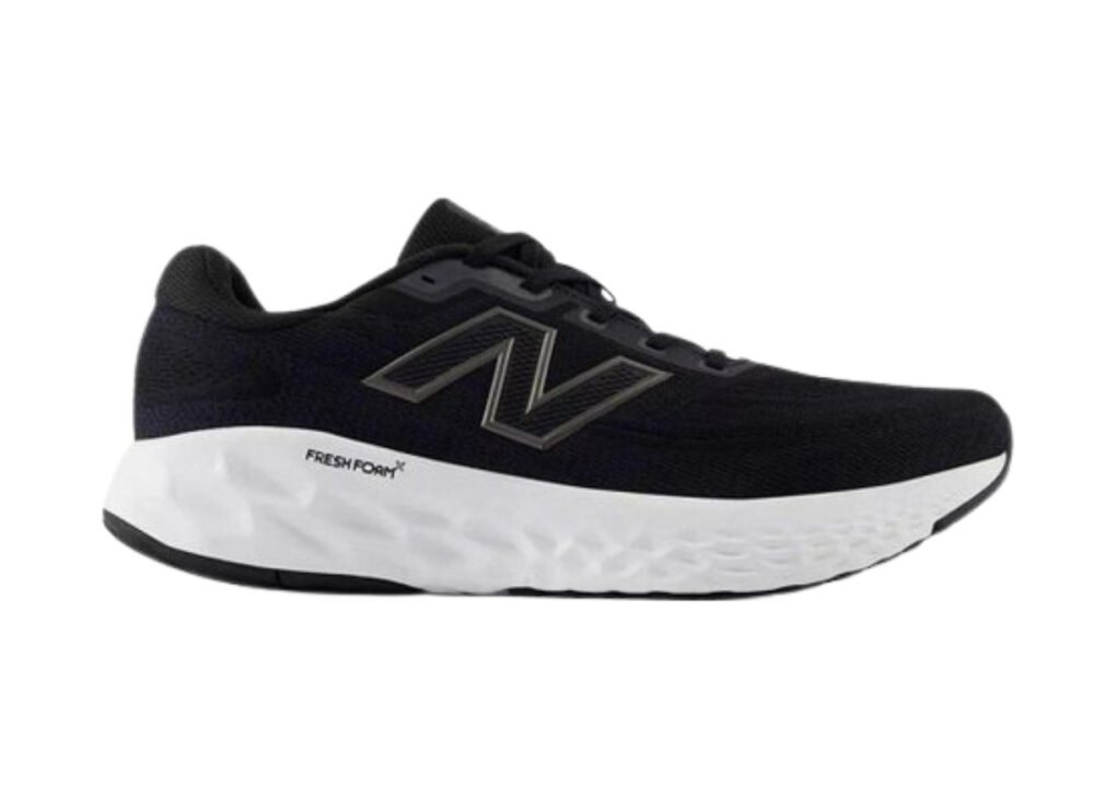 Tênis New Balance Evoz v4 Masculino Preto/Branco – Conforto e Estilo para Suas Corridas