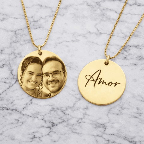 Colar Personalizado com Nome e Foto Banhado a Ouro 18k – Elegância e Significado