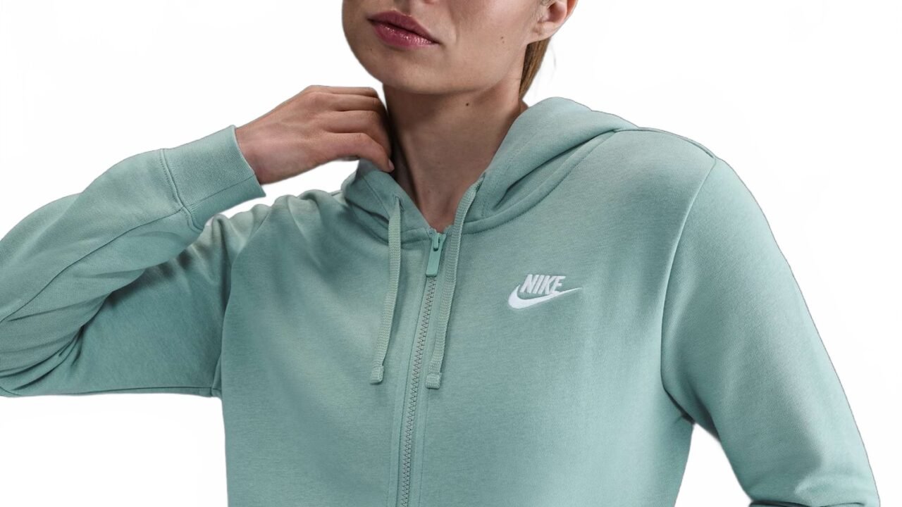 Jaqueta Nike Sportswear Club Fleece Feminina: conforto e estilo para o dia a dia