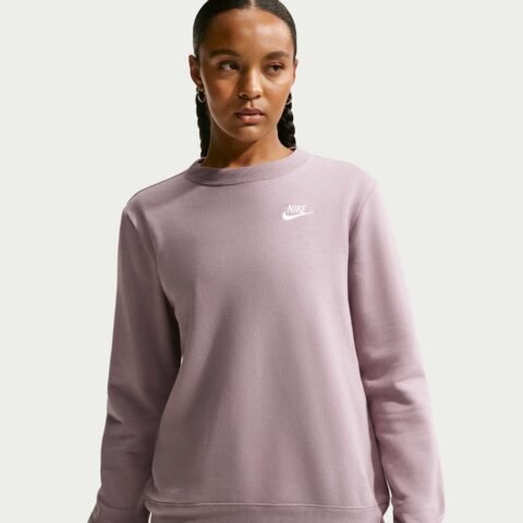 Blusão Nike Sportswear Club Fleece Feminino: Conforto e Estilo para o Frio