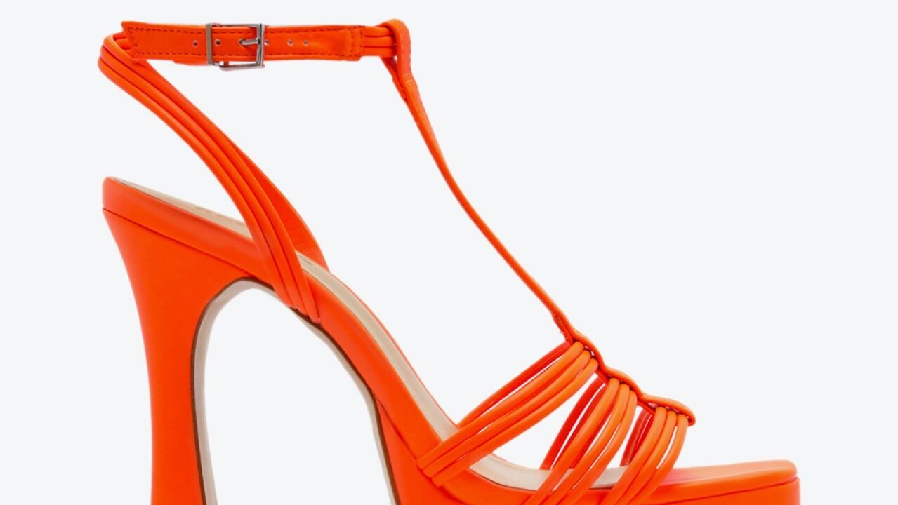 Sandália Plataforma Meia Pata Laranja | Schutz – Estilo e Conforto para Seu Visual