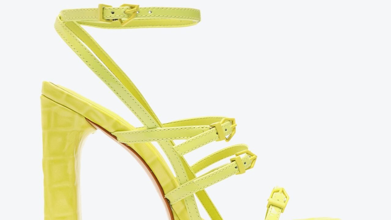 Sandália Tiras Couro Amarelo Schutz: Estilo e Conforto para Seu Visual