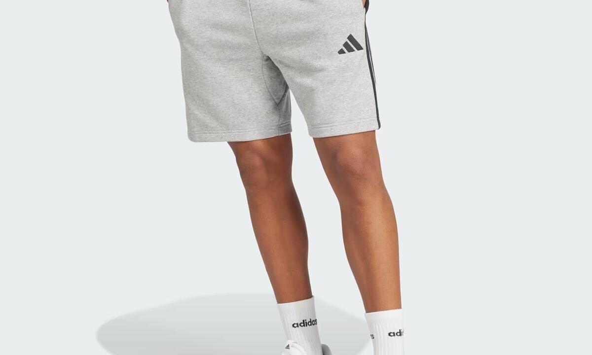 Bermuda Adidas Essentials 3S Cinza e Preta – Conforto e Estilo Casual