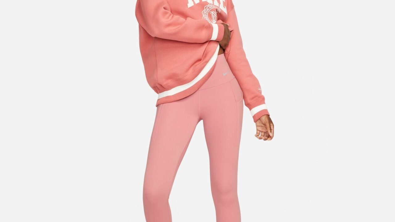 Legging Nike Dri-FIT Universa Feminina: Conforto e Suporte para Seus Treinos