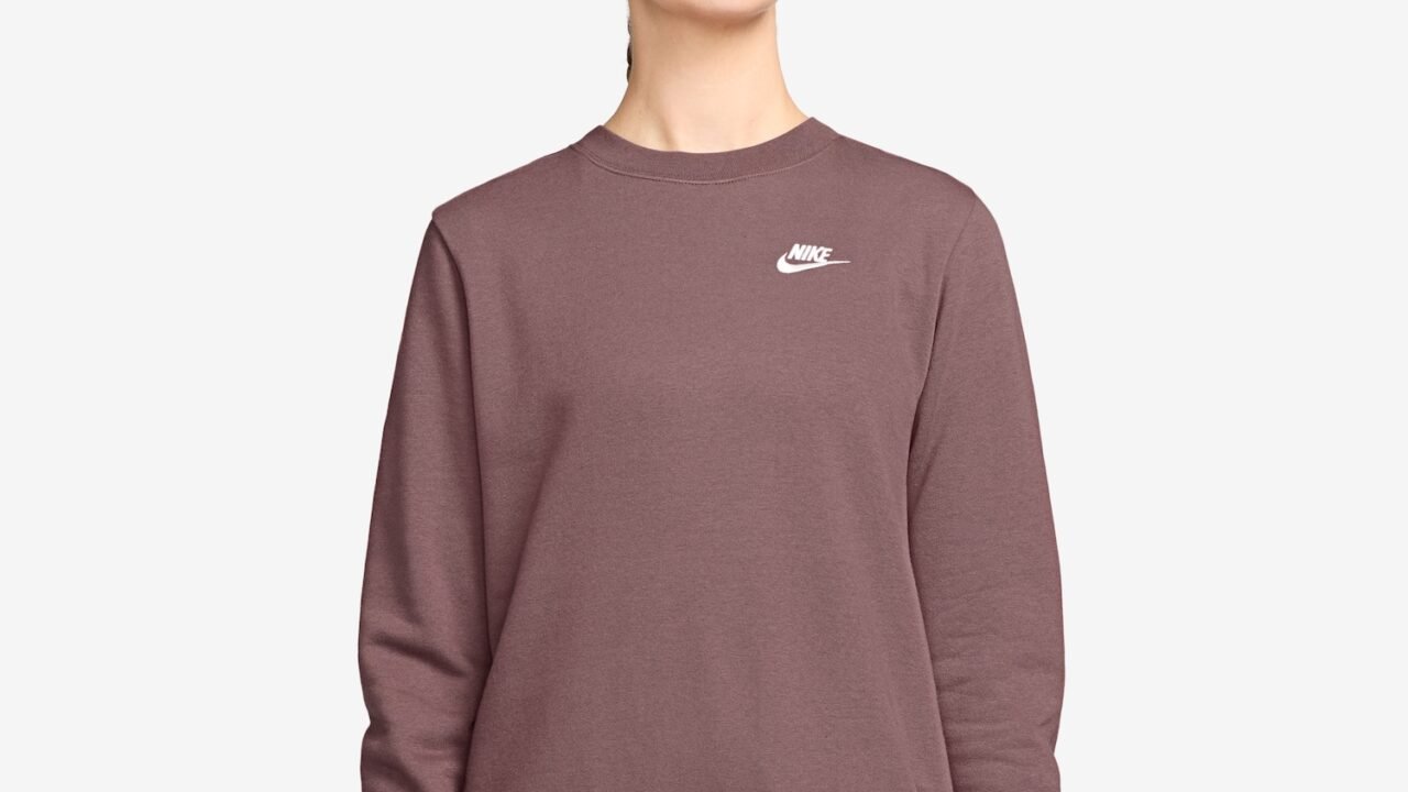 Blusão Nike Sportswear Club Fleece Crew Feminino – Conforto e Estilo para o Frio