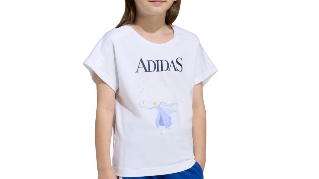 Camiseta adidas Disney Frozen: conforto e magia para seu filho