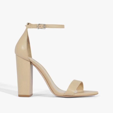 Sandália Gisele Salto Bloco Couro Nude | Schutz – Elegância para o Dia e Noite