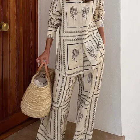 Conjunto Feminino Estampado: Camisa e Calça Pantalona com Desconto Imperdível