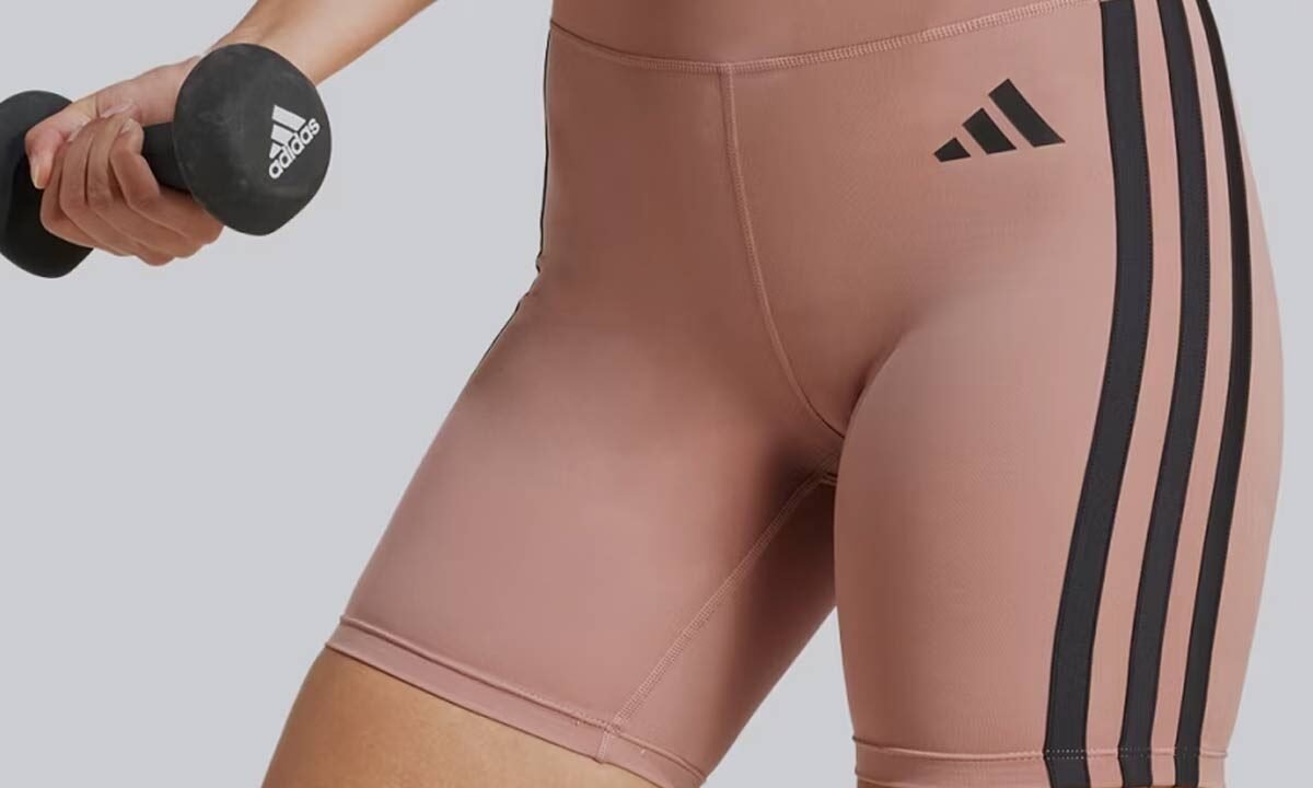 Bermuda Adidas Optime 3 Stripes Feminina Rosê – Conforto e Estilo para Seu Treino